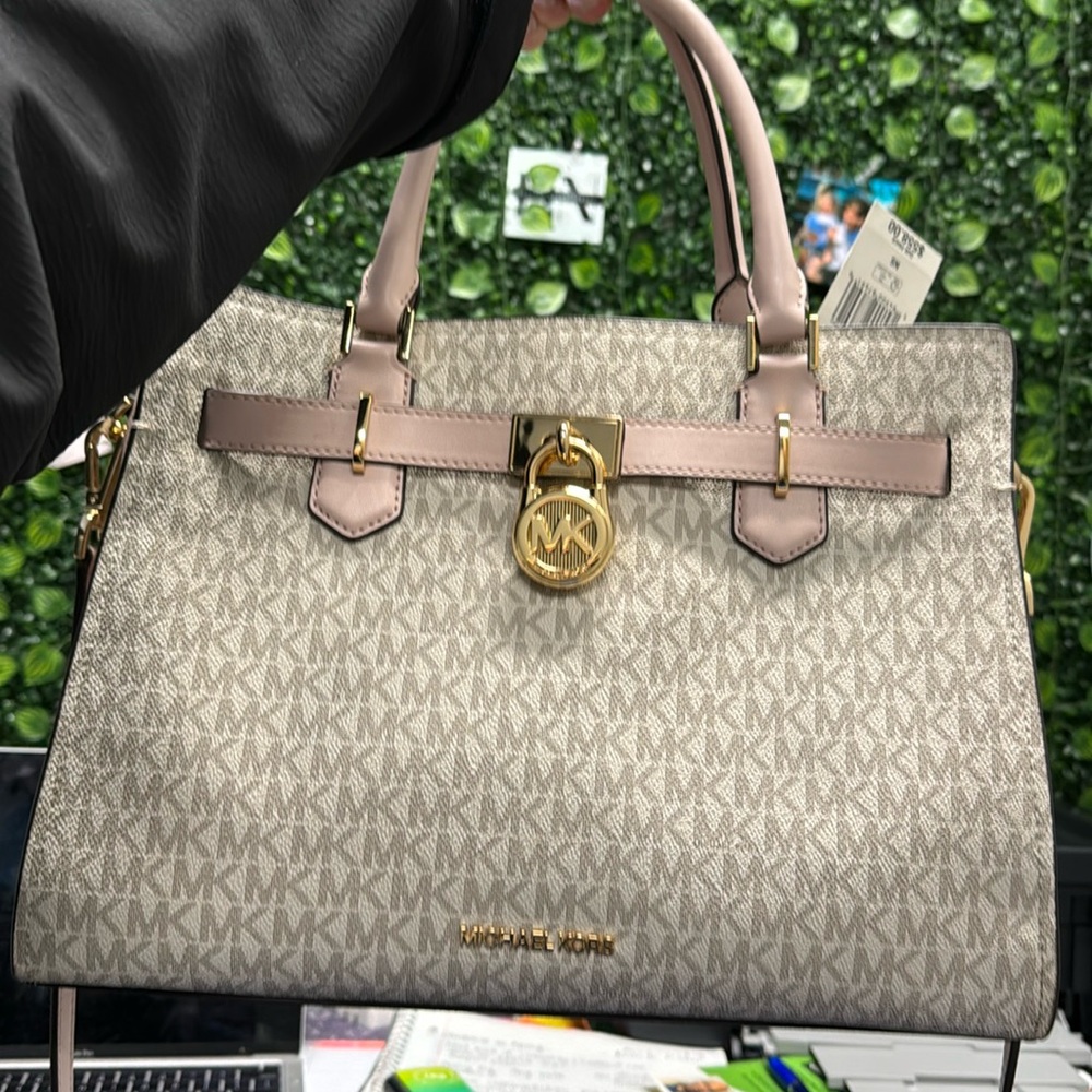 Michael Kors Large Purse New With Tags.. Brand new .. cream and light pink